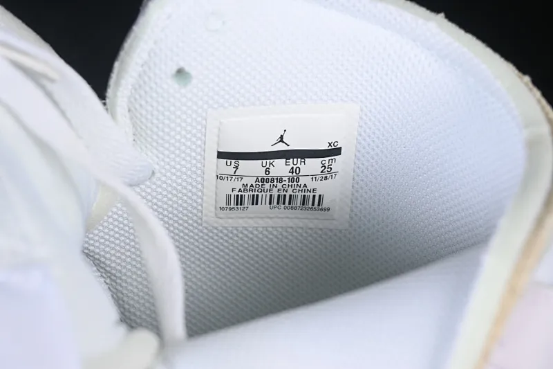 All categories Air Jordan Jordan series basketball shoes Air Jordan 1 High Pure original special offer Off White x Air Jordan OW AJ1 Joe 1 joint all-white high-top basketball shoes AQ0818-100